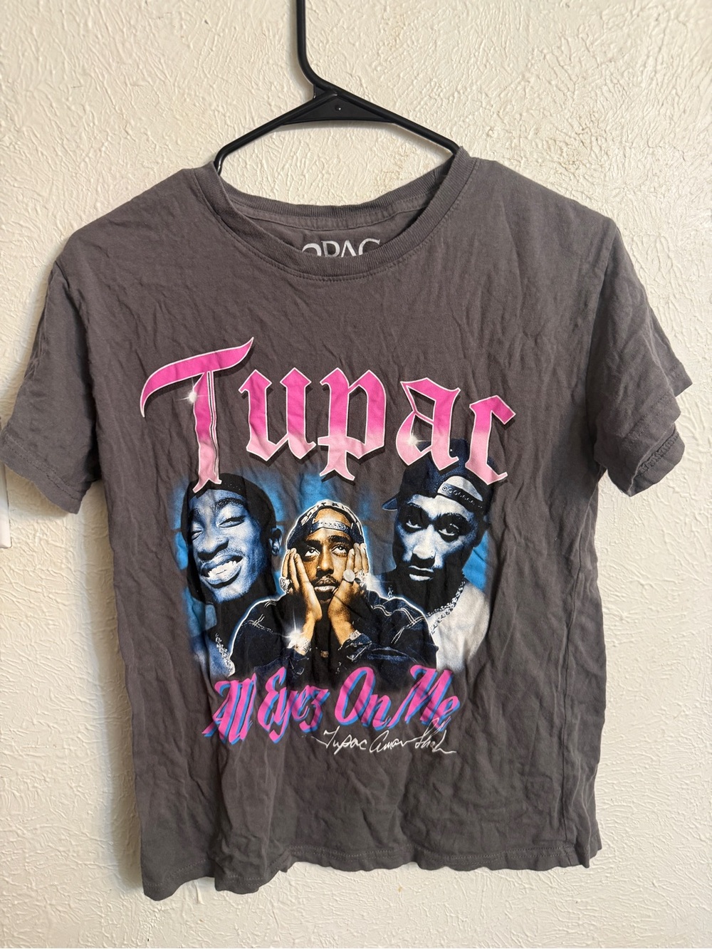 Tupac Graphic Crop Top - Black Vintage Style Women’s Shirt